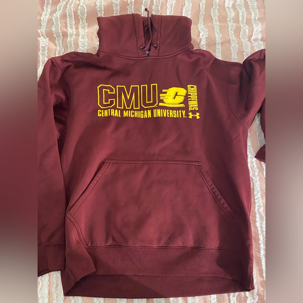 Under armour sweatshirt